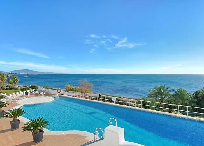 Spacious Stunning Views 2-Bed Apartment Estepona