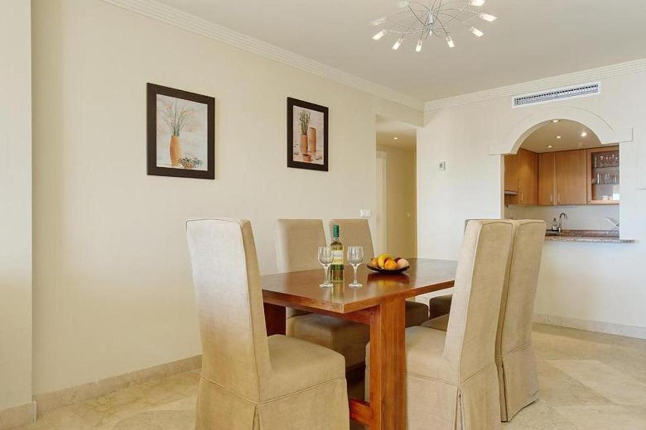Spacious Stunning Views 2-bed Appartement Estepona